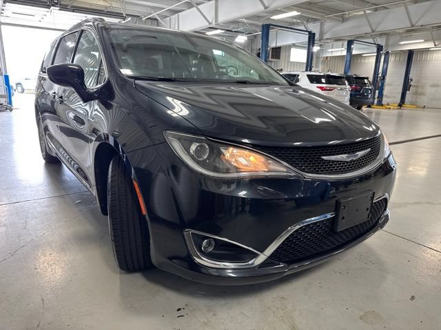 Used 2020 Chrysler Pacifica Touring-L FWD image 33