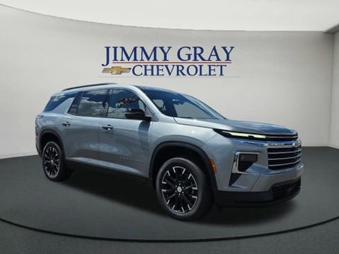 New 2026 Chevrolet Traverse LT w/ Sun and Wheel Package FWD image 7