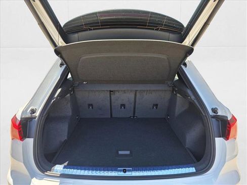 New 2025 Audi Q3 2.0T Premium image 25