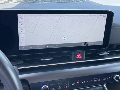 Used 2025 Kia Carnival FWD image 16