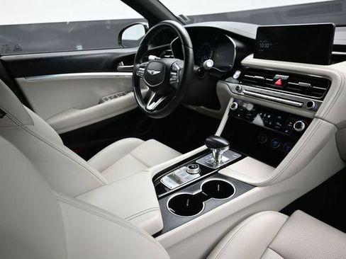Used 2025 Genesis G70 2.5T AWD/4WD image 17