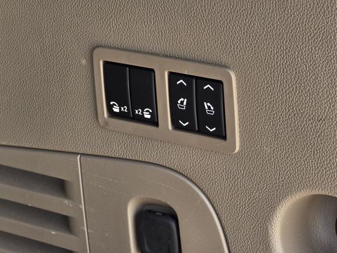 Used 2017 Chevrolet Tahoe Premier RWD image 12