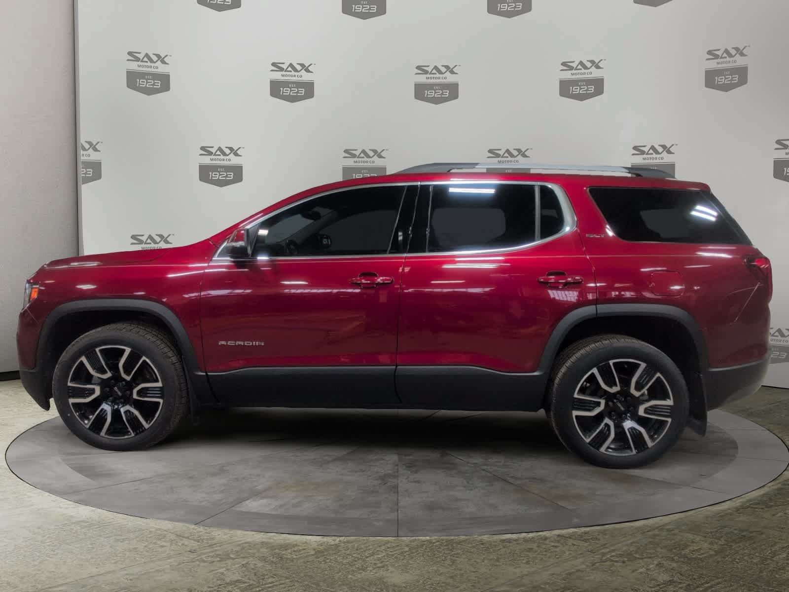 Used 2020 GMC Acadia SLT w/ LPO, Floor Liner Package AWD/4WD image 2