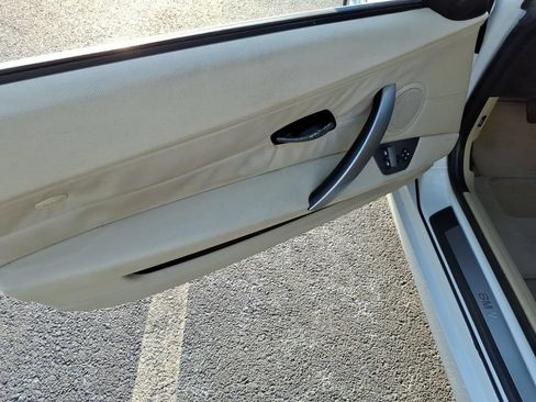 Used 2004 BMW Z4 2.5i RWD image 9