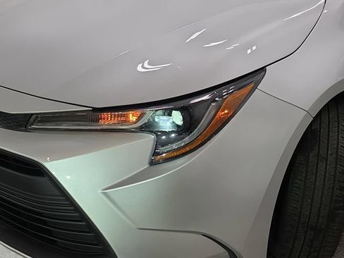 Used 2023 Toyota Corolla LE FWD image 30
