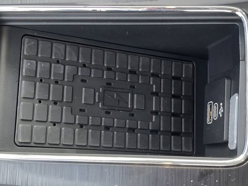 Used 2025 Lincoln Aviator Reserve w/ Equipment Group 201A image 10