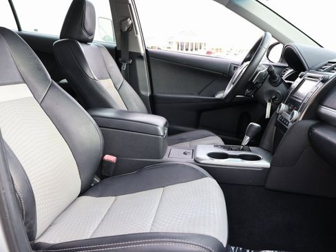 Used 2013 Toyota Camry SE image 9