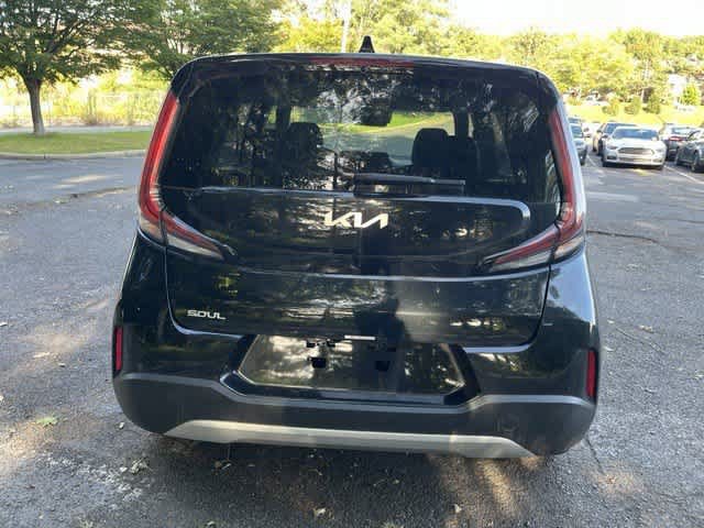 Used 2024 Kia Soul LX w/ Option Group 015 FWD image 5