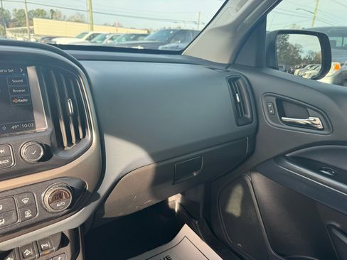 Used 2020 Chevrolet Colorado Z71 image 15