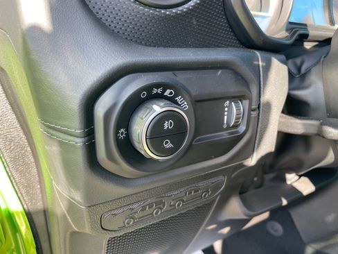 New 2025 Jeep Gladiator Rubicon w/ Convenience Group image 15