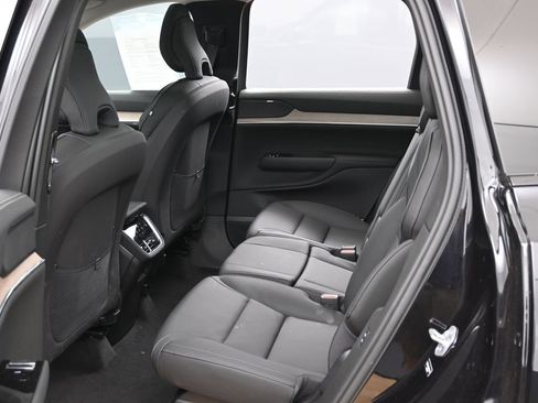 Used 2025 Volvo EX90 Ultra w/ Protection Package Premier AWD/4WD image 32