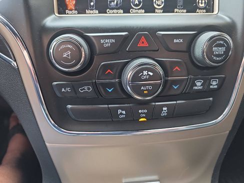 Used 2014 Jeep Grand Cherokee Limited w/ Luxury Group II AWD/4WD image 24
