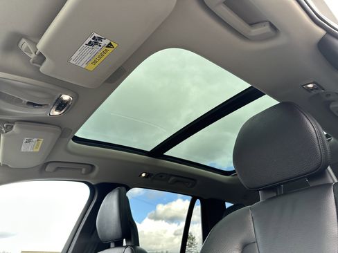 Used 2022 Volvo XC90 T6 Momentum w/ Advanced Package image 27