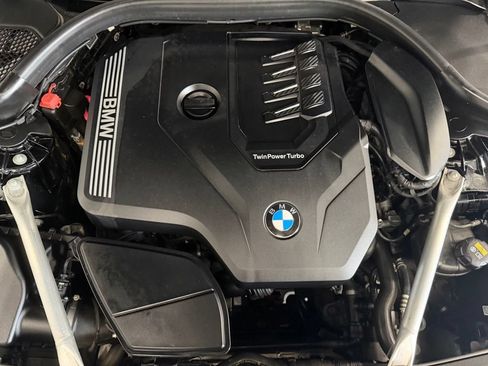 Used 2021 BMW 530i xDrive w/ Premium Package AWD/4WD image 9