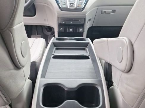 Used 2022 Honda Odyssey Touring image 18