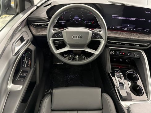 Used 2025 Audi Q5 Premium Plus w/ Premium Plus AWD/4WD image 13