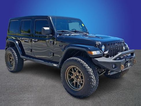 Used 2022 Jeep Wrangler Unlimited Rubicon w/ Safety Group AWD/4WD image 3