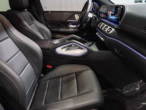 Used 2025 Mercedes-Benz GLS 450 4MATIC image 19