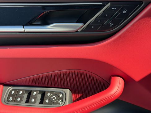 New 2026 Porsche Macan 4 Electric image 24