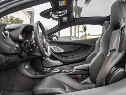 Used 2023 McLaren GT RWD image 23
