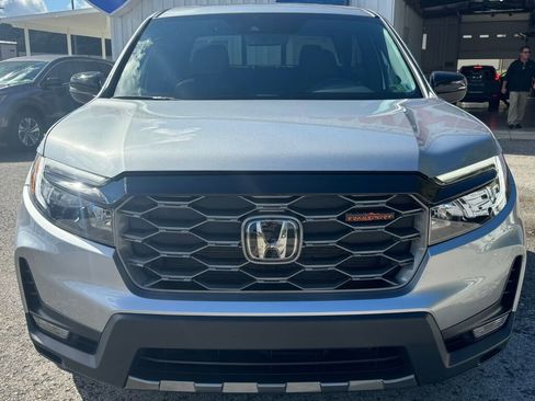 Used 2025 Honda Ridgeline TrailSport image 2