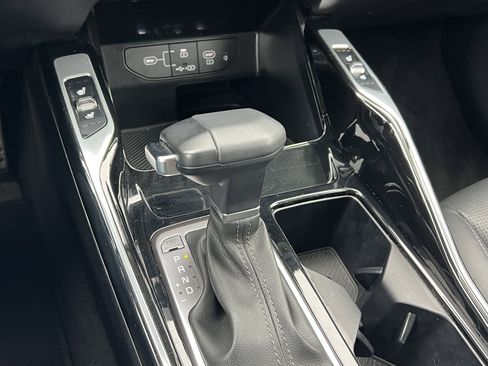 Certified 2024 Kia Sorento SX image 33