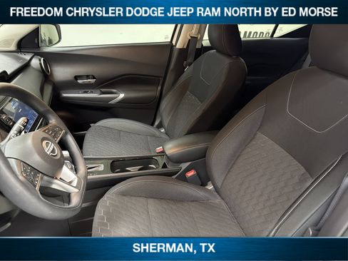 Used 2023 Nissan Kicks SV FWD image 7