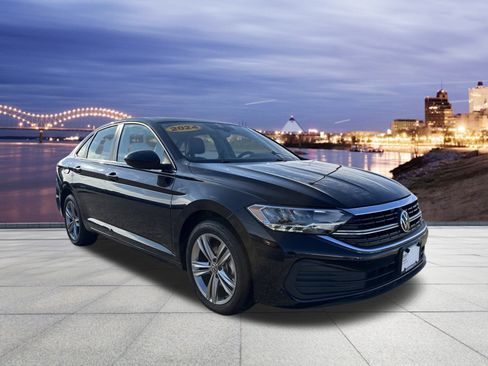 Used 2024 Volkswagen Jetta SE image 4