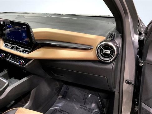 Used 2026 Chevrolet Equinox ACTIV w/ Convenience Package III image 17