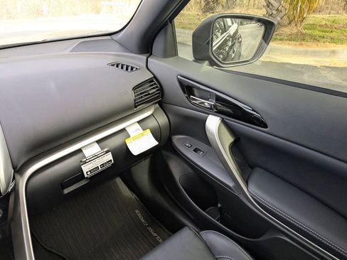 Used 2024 Mitsubishi Eclipse Cross SE image 15