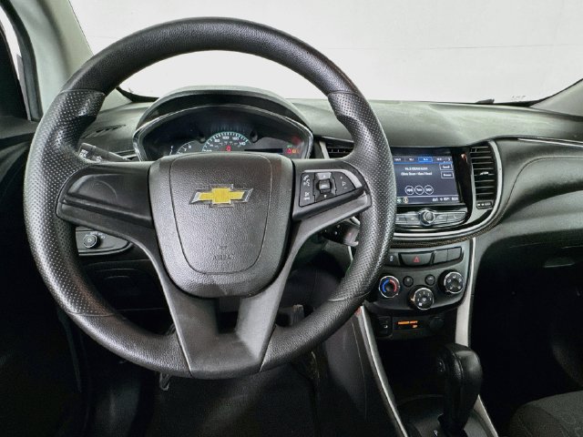 Used 2018 Chevrolet Trax LS FWD image 10