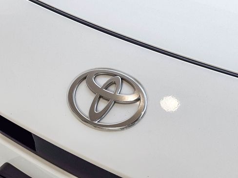 Used 2025 Toyota Camry SE AWD/4WD image 11