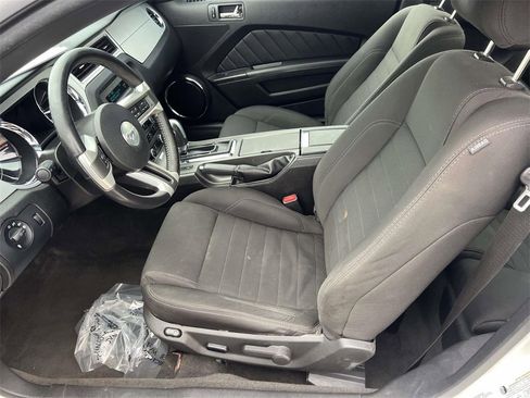 Used 2013 Ford Mustang Premium image 12