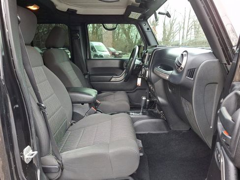 Used 2012 Jeep Wrangler Unlimited Sport image 13