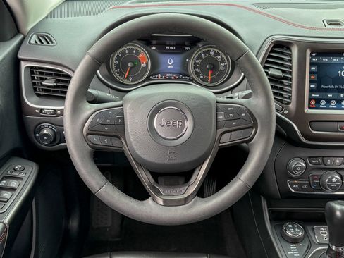 Used 2022 Jeep Cherokee Trailhawk AWD/4WD image 19
