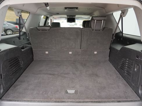 Used 2017 Chevrolet Suburban Premier AWD/4WD image 27