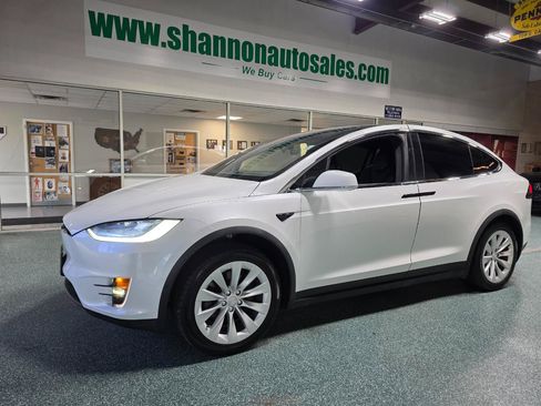Used 2017 Tesla Model X 100D AWD/4WD image 2