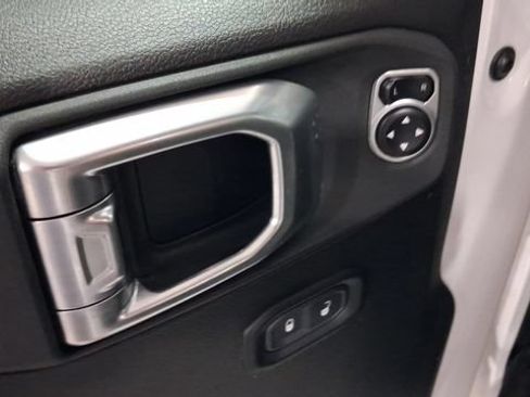 Used 2024 Jeep Wrangler Unlimited Rubicon AWD/4WD image 21