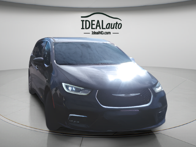 Used 2025 Chrysler Pacifica Select FWD image 1