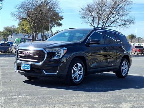 Used 2022 GMC Terrain SLE w/ Driver Convenience Package image 4