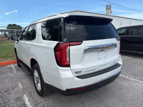Used 2024 GMC Yukon SLT w/ SLT Luxury Package RWD image 6