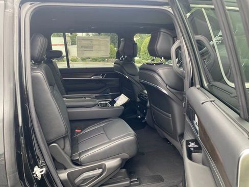 New 2024 Jeep Grand Wagoneer Series I w/ HD Trailer Tow Package image 33