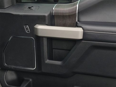 Used 2020 Ford F250 Lariat w/ Lariat Ultimate Package image 14