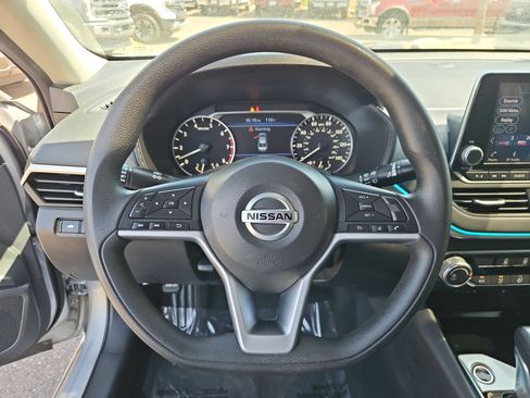 Used 2021 Nissan Altima 2.5 SV FWD image 14