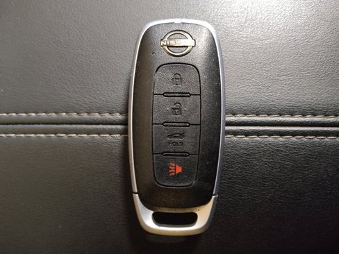 Used 2025 Nissan Sentra SV FWD image 32