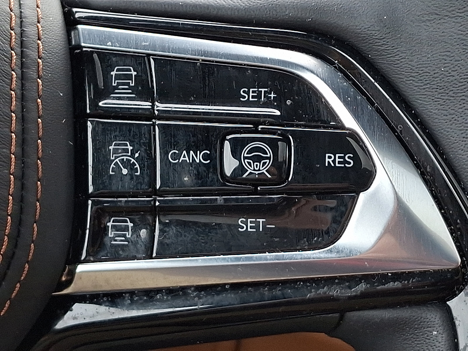 Certified 2026 Jeep Grand Cherokee Summit w/ Obsidian Package AWD/4WD image 23