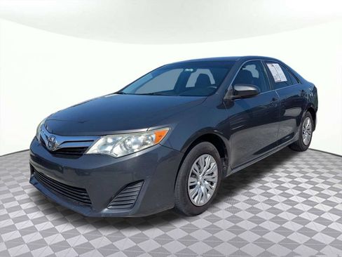 Used 2014 Toyota Camry LE FWD image 7