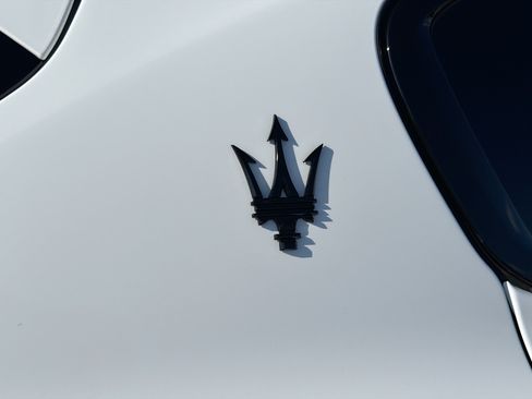Used 2023 Maserati Grecale Modena AWD/4WD image 47