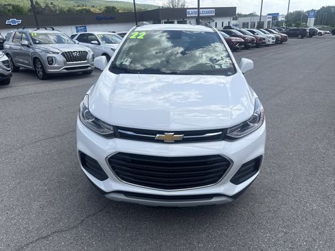 Used 2022 Chevrolet Trax LT w/ LT Convenience Package AWD/4WD image 9