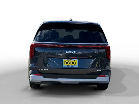 New 2026 Kia Carnival LXS image 4